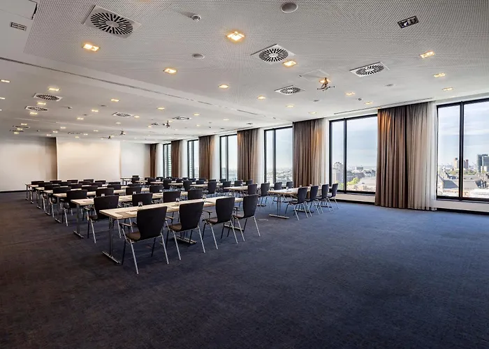 Intercityhotel Dammtor Hotel 4*