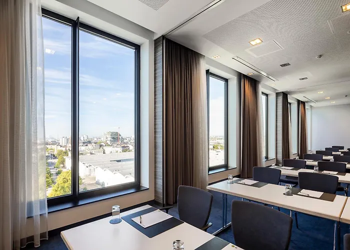 Intercityhotel Dammtor Hotel 4*