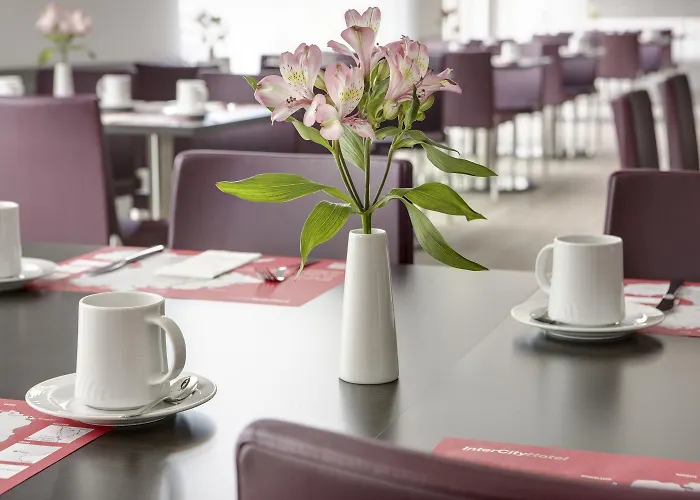 Intercityhotel Dammtor 4*
