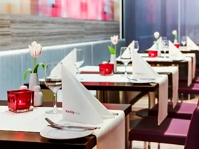 Intercityhotel Dammtor Hotel 4*